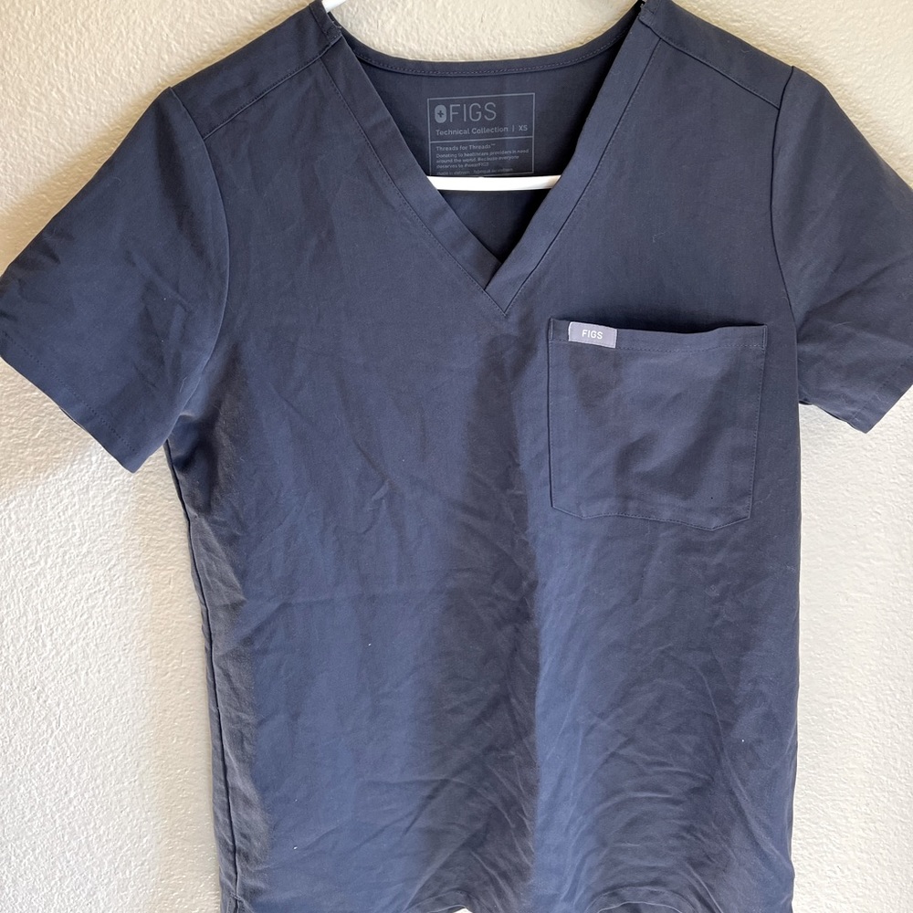 Figs scrub top & joggers set